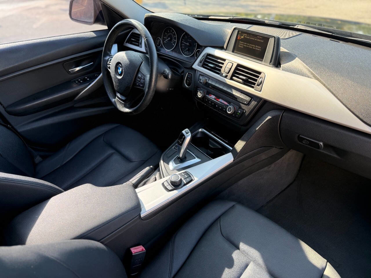 Used 2015 BMW 320i xDrive Sedan AWD/4WD image 18