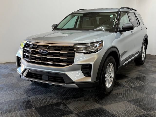Used 2025 Ford Explorer Active AWD/4WD image 5