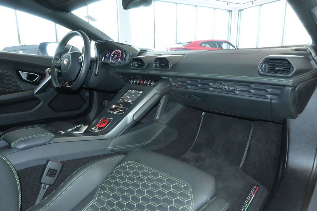 Used 2023 Lamborghini Huracan EVO RWD image 28