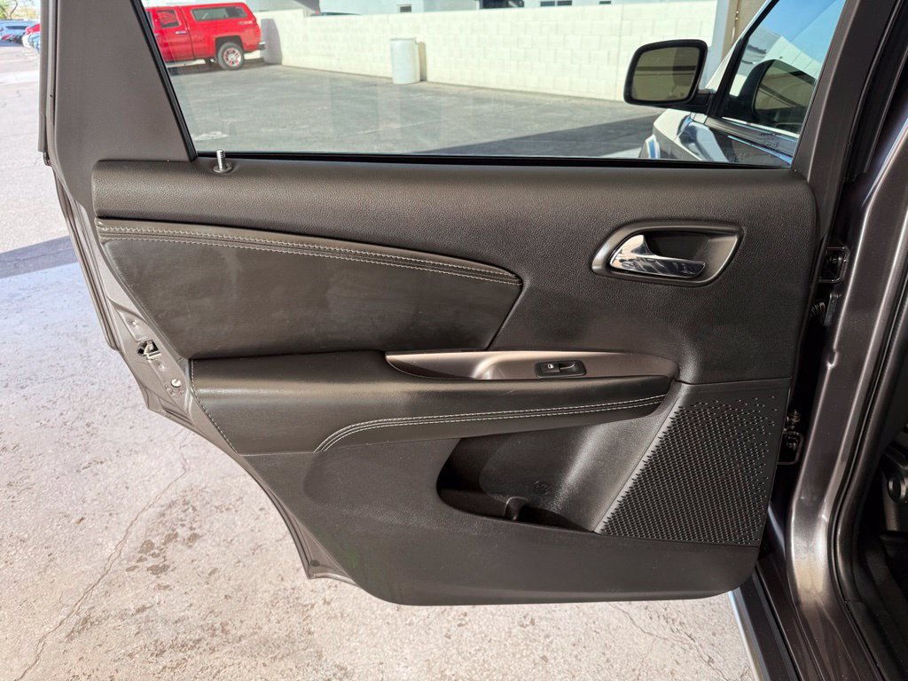 Used 2019 Dodge Journey Crossroad w/ Driver Convenience Group FWD image 19