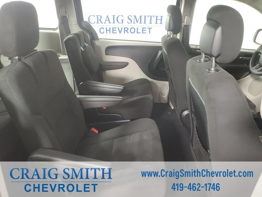 Used 2016 Dodge Grand Caravan American Value Package FWD image 13