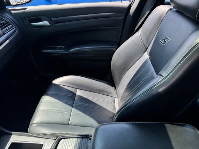 Used 2014 Chrysler 300 S AWD/4WD image 24