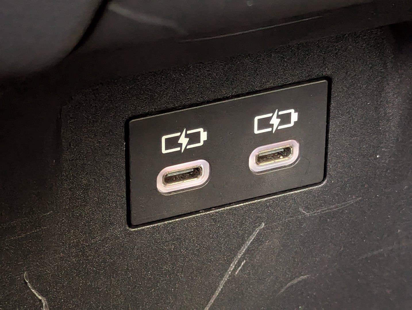 Used 2025 Toyota Prius LE FWD image 23
