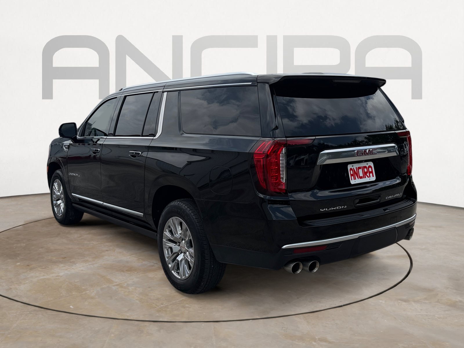 Used 2023 GMC Yukon XL Denali AWD/4WD image 8