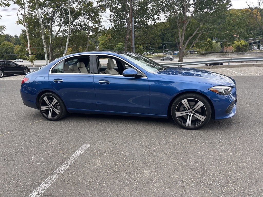 Used 2025 Mercedes-Benz C 300 4MATIC Sedan image 4