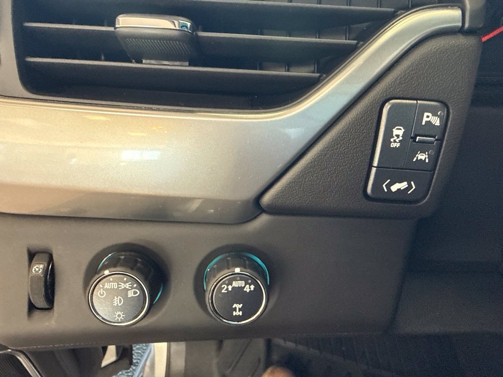 Used 2019 Chevrolet Tahoe LT w/ Luxury Package AWD/4WD image 20