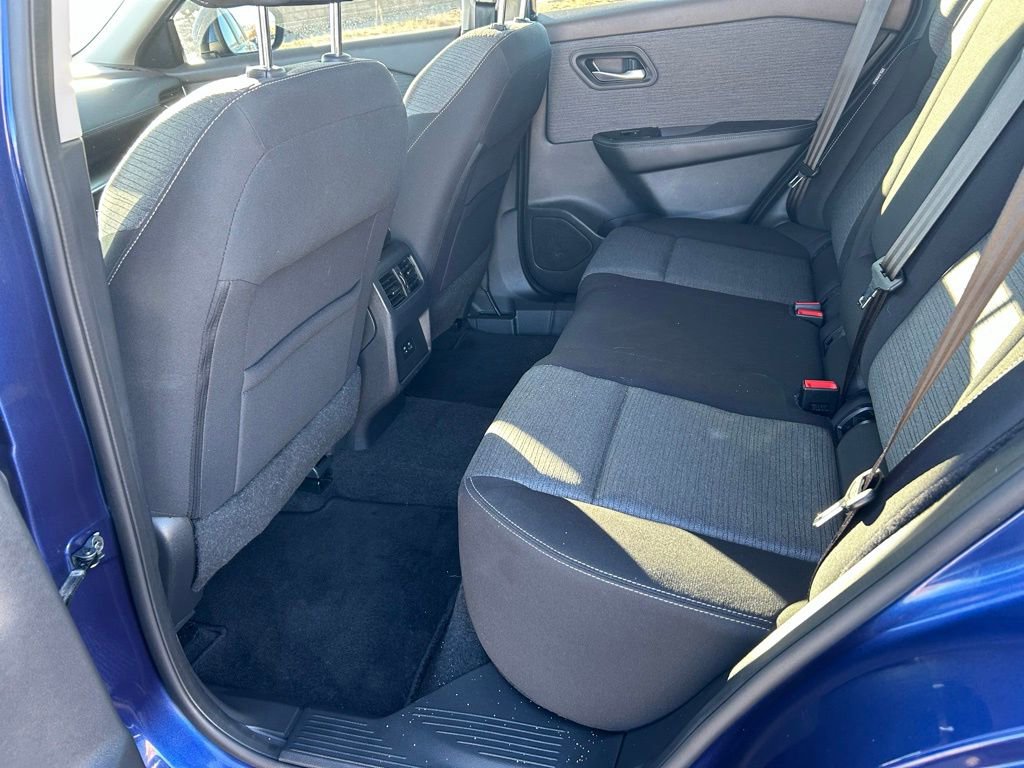 Used 2022 Nissan Rogue SV image 26