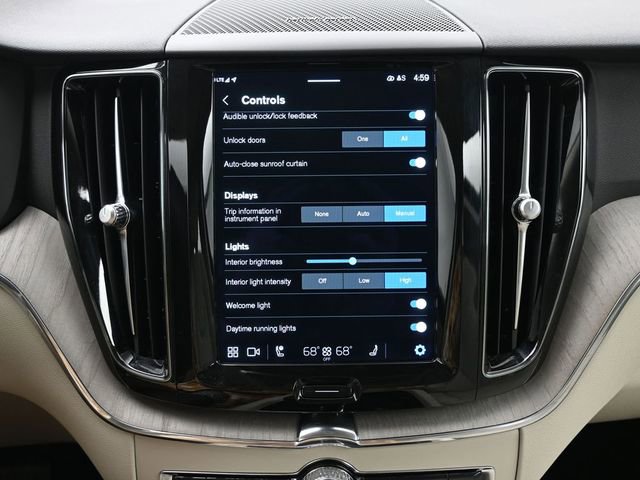 Used 2023 Volvo XC60 B5 Plus w/ Protection Package Premier image 18
