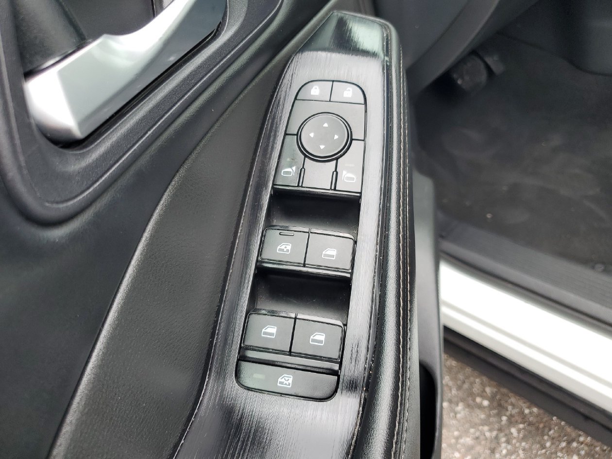Used 2024 Nissan Rogue SV FWD image 16
