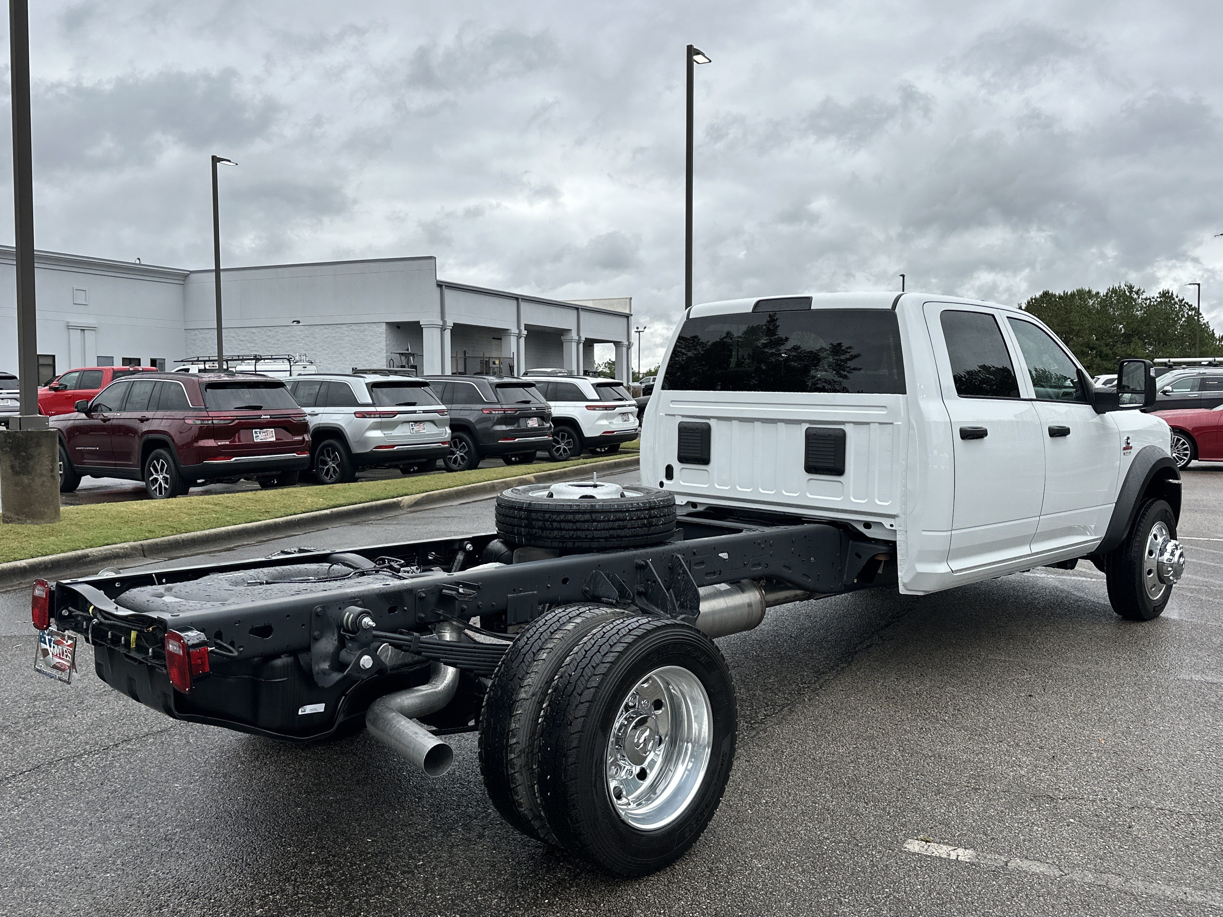 New 2026 RAM 5500 Tradesman w/ Chrome Appearance Group AWD/4WD image 7