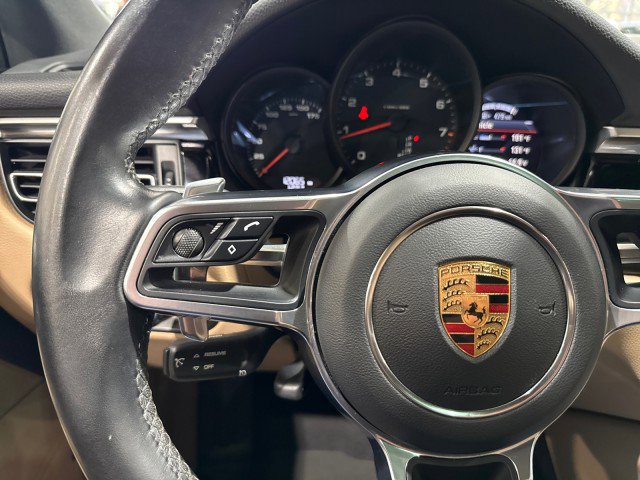 Used 2021 Porsche Macan w/ Premium Package image 74