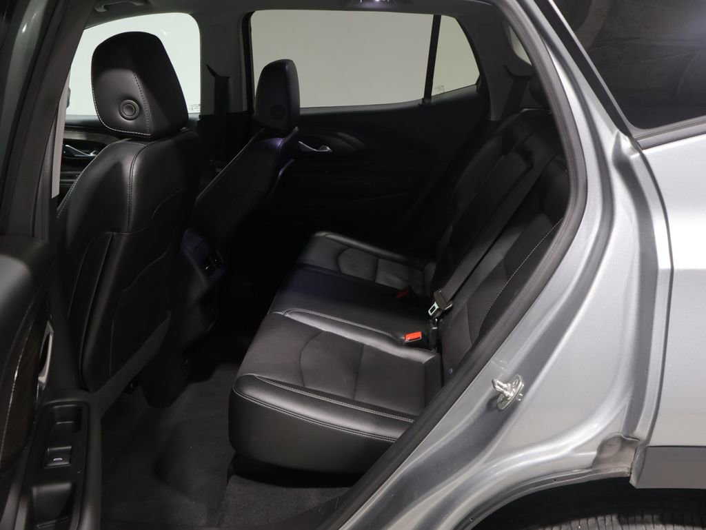 Used 2024 GMC Terrain SLT AWD/4WD image 18