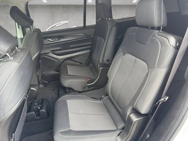 Used 2023 Jeep Grand Cherokee L Laredo image 22