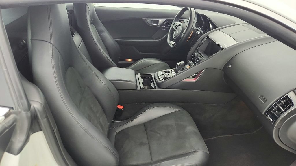 Used 2016 Jaguar F-TYPE S RWD image 21