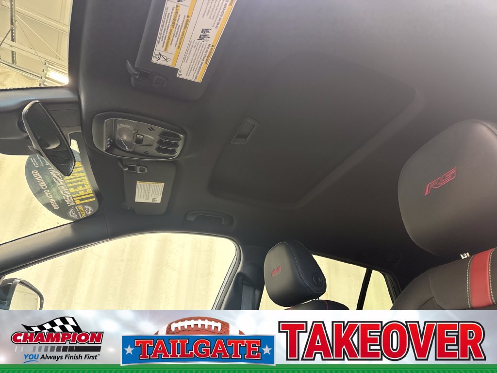 Used 2025 Chevrolet Trax RS w/ Sunroof Package FWD image 27