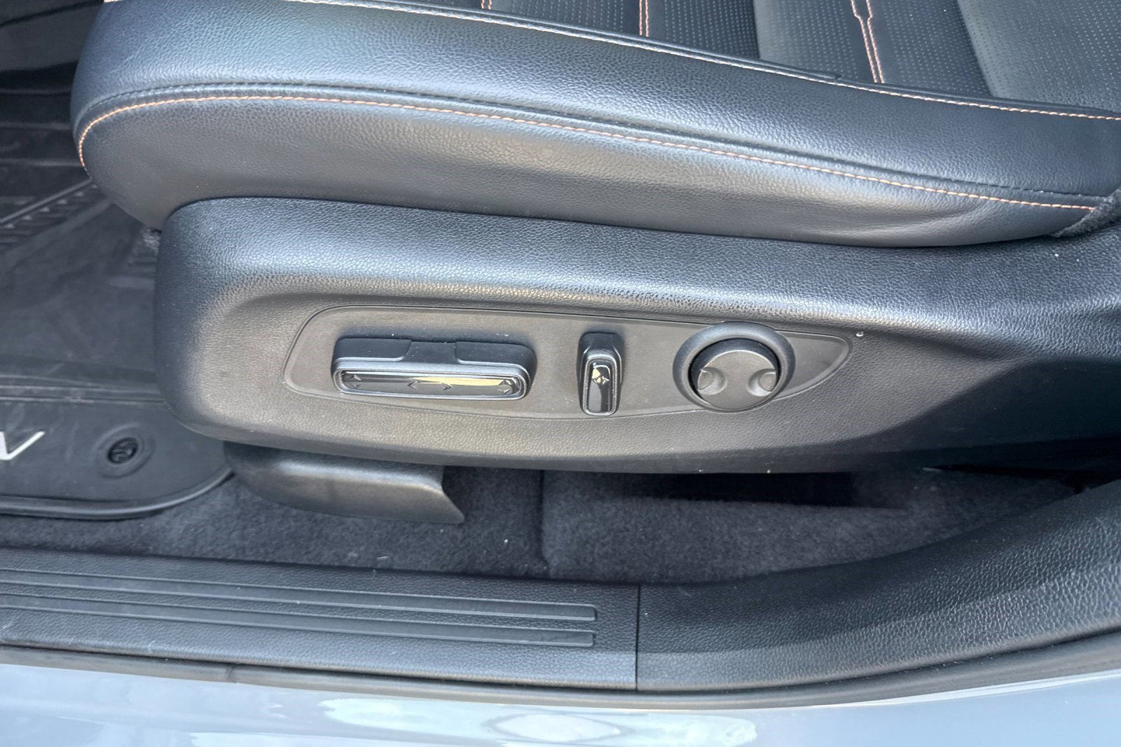 Used 2023 Honda CR-V Sport Touring image 13