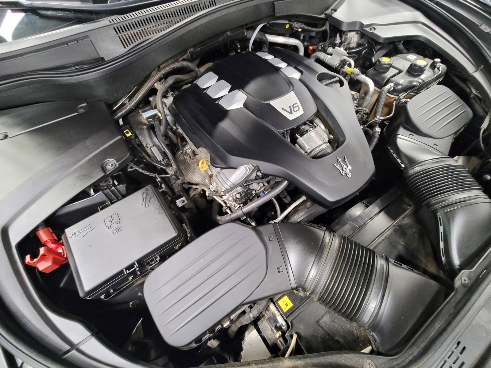 Used 2018 Maserati Levante GranSport image 55