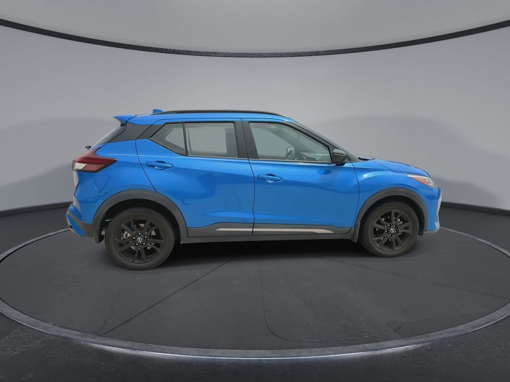 Used 2022 Nissan Kicks SR image 9
