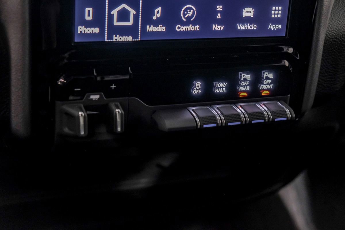 Used 2024 RAM 2500 Big Horn w/ Safety Group image 23