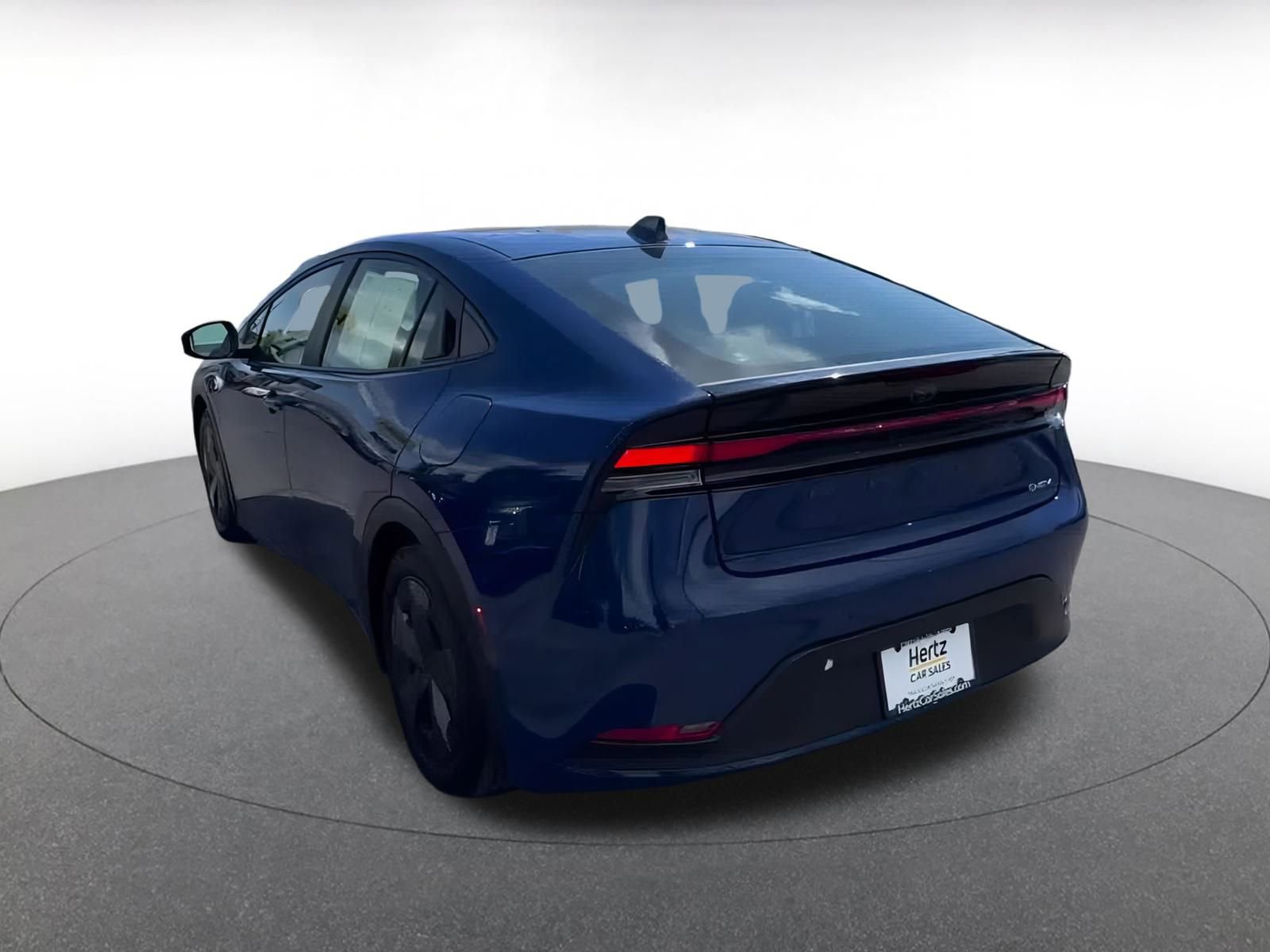 Used 2025 Toyota Prius LE image 11