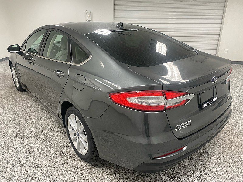 Used 2020 Ford Fusion SE image 7
