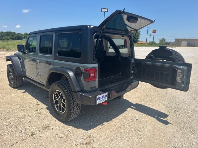 Used 2024 Jeep Wrangler Unlimited Rubicon AWD/4WD image 3
