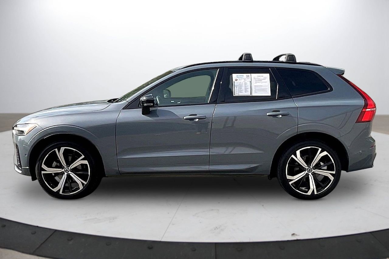 Used 2022 Volvo XC60 B5 R-Design w/ Advanced Package image 6