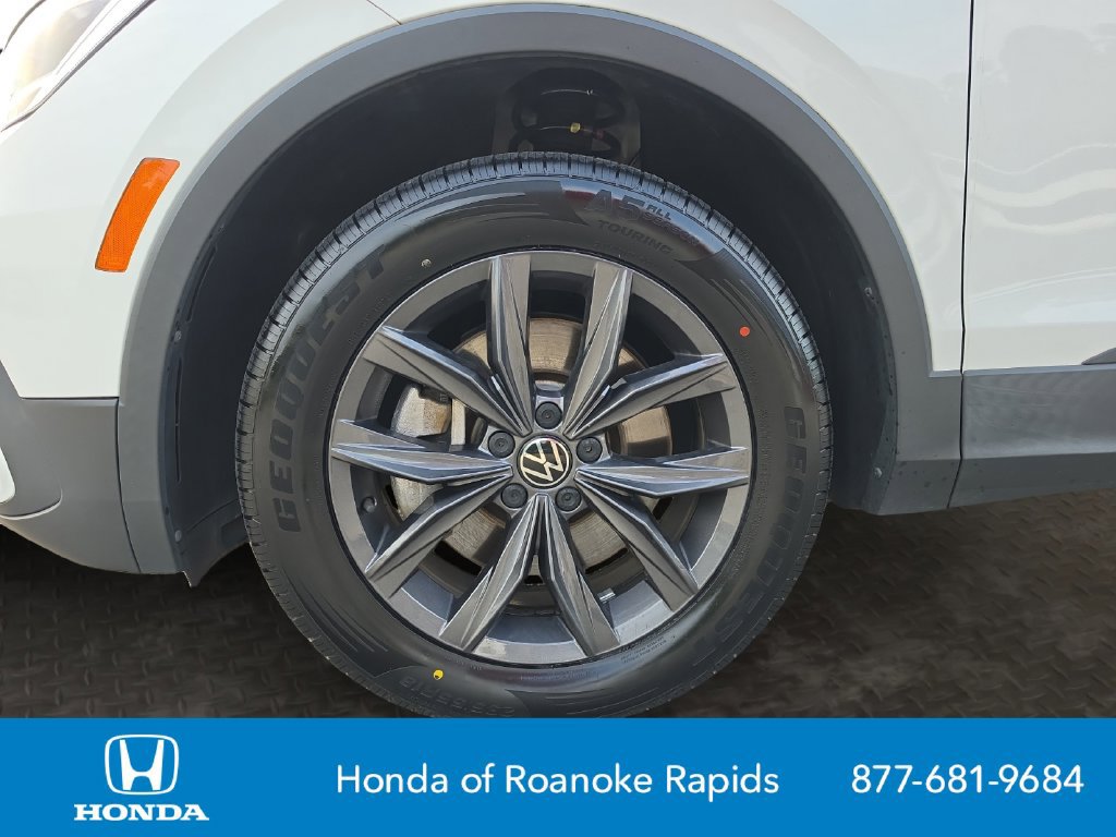 Used 2022 Volkswagen Tiguan SE AWD/4WD image 9