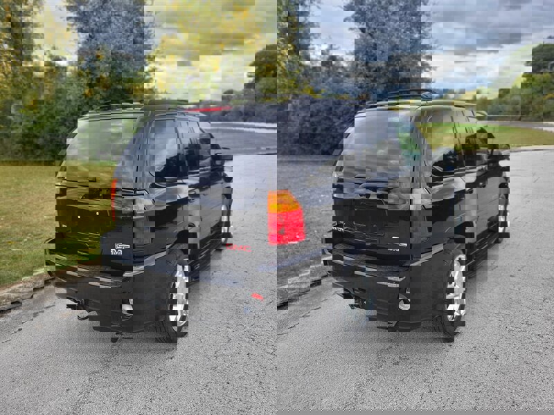 Used 2007 GMC Envoy Denali image 6