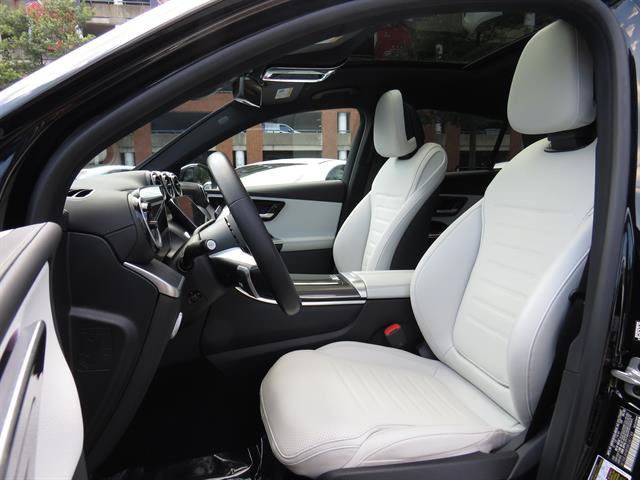 Used 2024 Mercedes-Benz GLC 300 4MATIC image 19