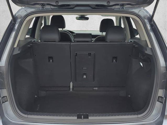 Used 2025 Volkswagen Taos SE FWD image 18