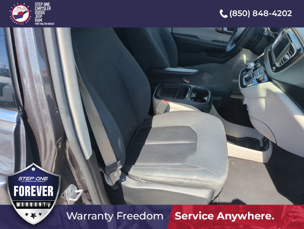 Used 2019 Chrysler Pacifica Touring Plus w/ Tire & Wheel Group FWD image 35