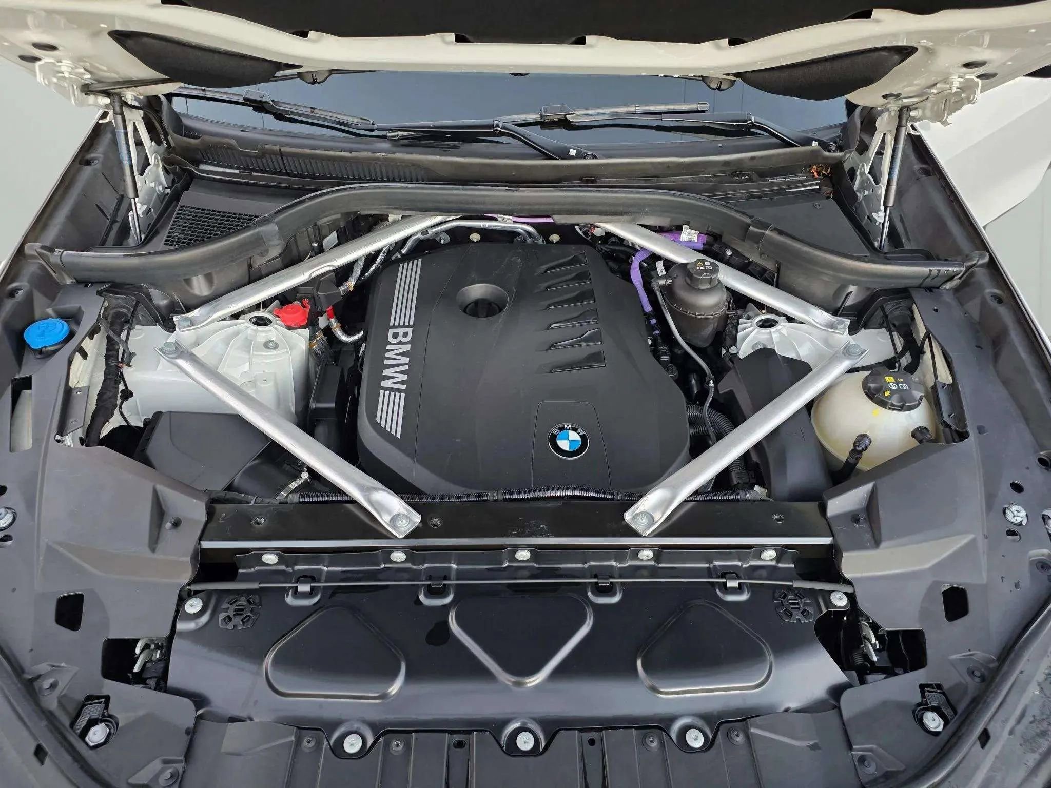 Used 2024 BMW X5 sDrive40i w/ M Sport Package image 87