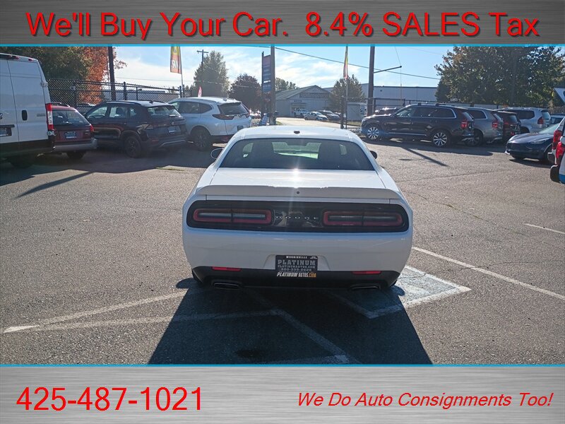 Used 2019 Dodge Challenger SXT RWD image 7