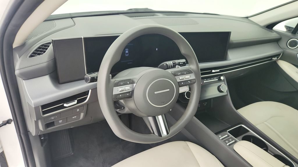Used 2025 Hyundai Sonata SEL FWD image 9