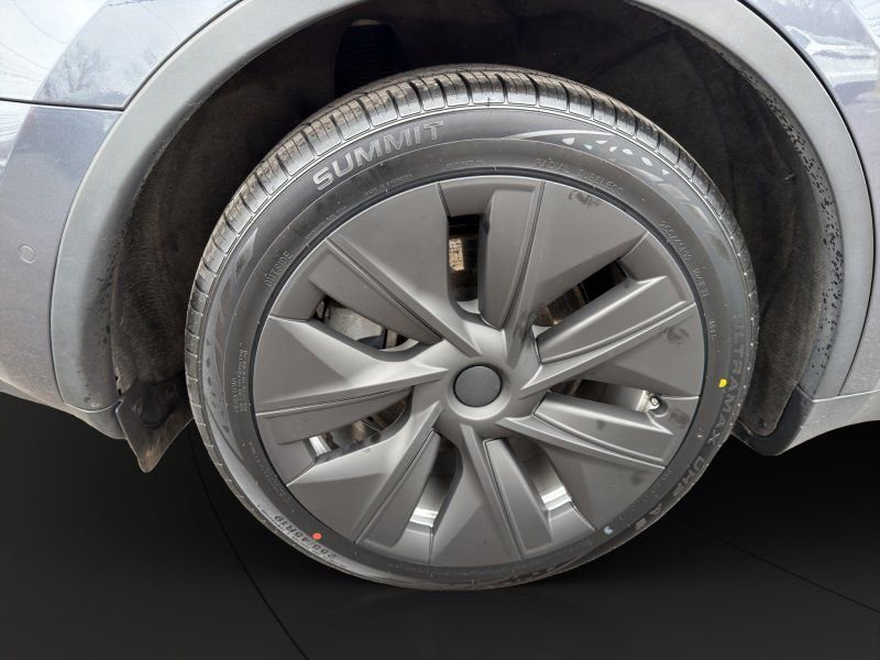 Used 2020 Tesla Model Y Long Range image 23