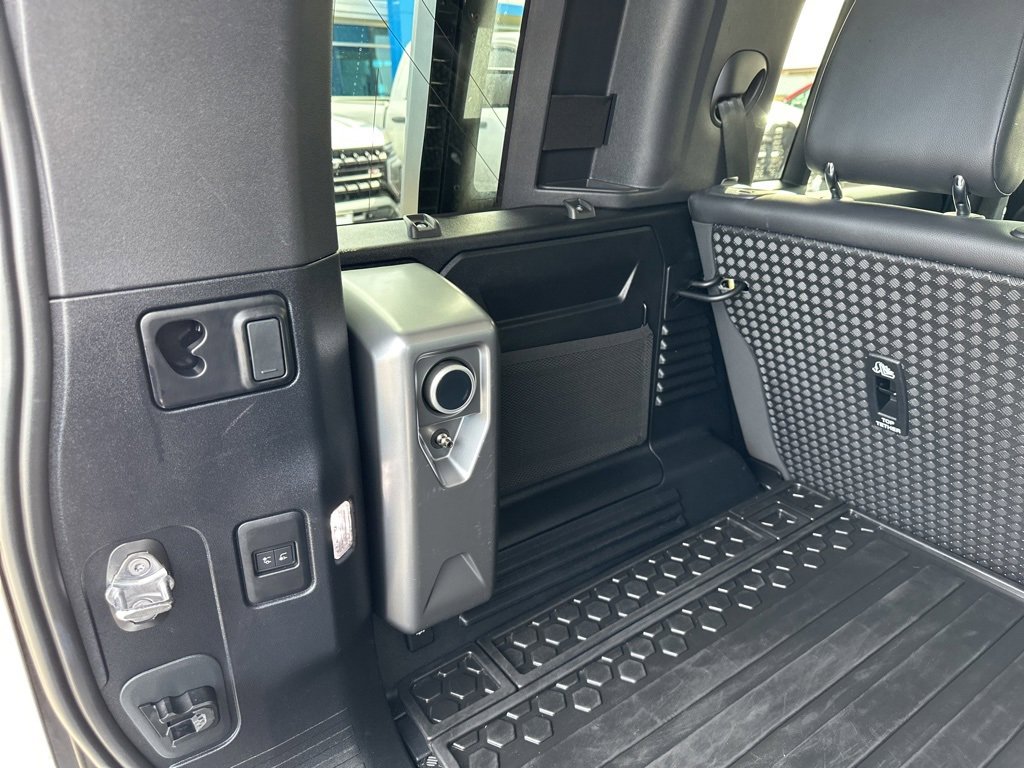 Used 2023 Land Rover Defender 110 S image 24