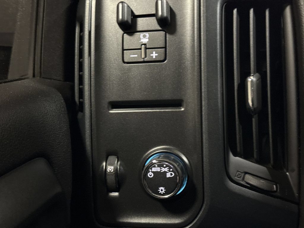 Used 2017 Chevrolet Silverado 2500 W/T AWD/4WD image 18