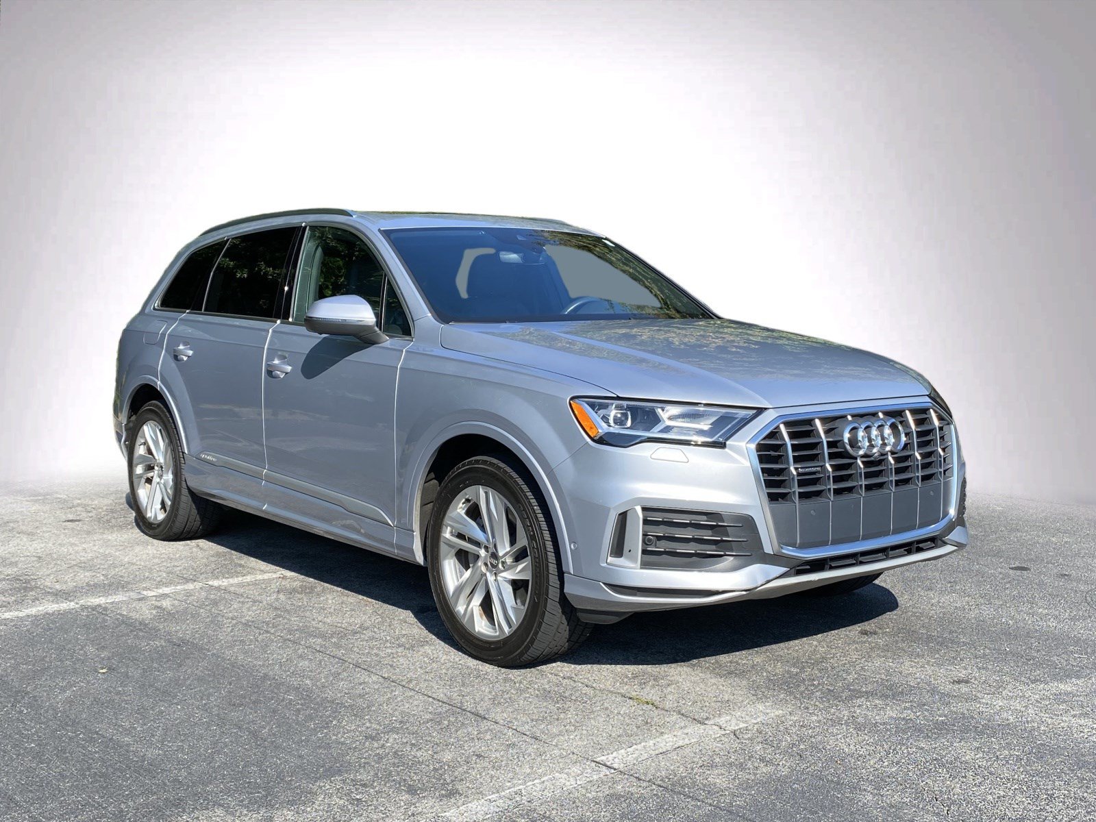 Used 2020 Audi Q7 2.0T Premium Plus w/ Premium Plus Package AWD/4WD image 2
