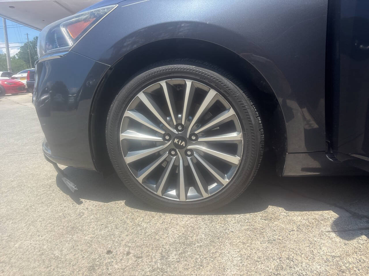 Used 2017 Kia Cadenza Premium w/ Luxury Package FWD image 14