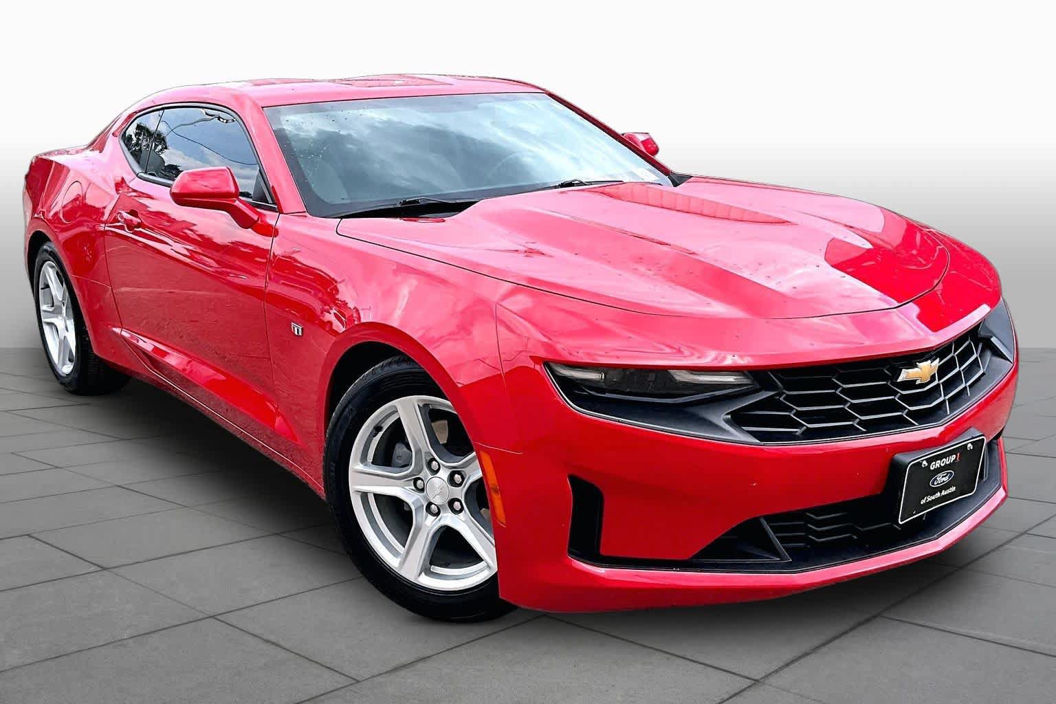 Used 2023 Chevrolet Camaro LT RWD image 3
