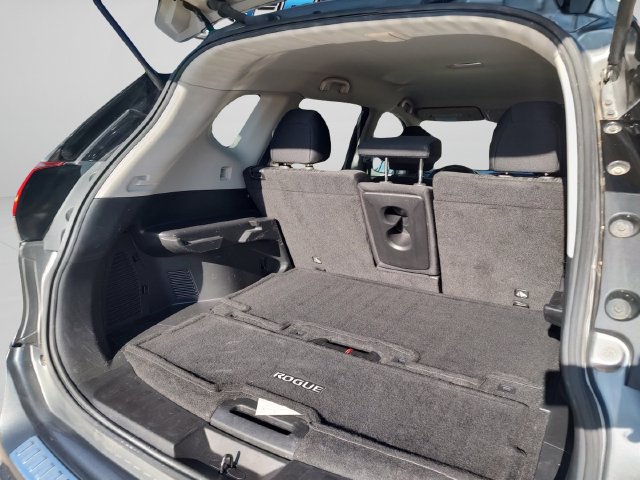Used 2017 Nissan Rogue S FWD image 30