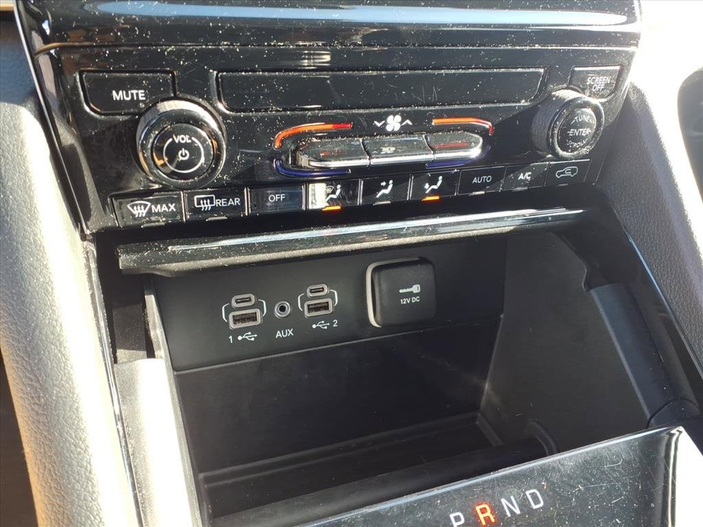 Used 2023 Jeep Grand Cherokee Laredo image 10