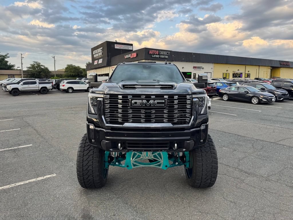 Used 2024 GMC Sierra 2500 Denali Ultimate AWD/4WD image 2