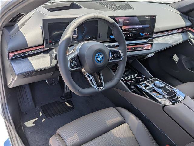 New 2027 BMW i5 eDrive40 w/ M Sport Package RWD image 3