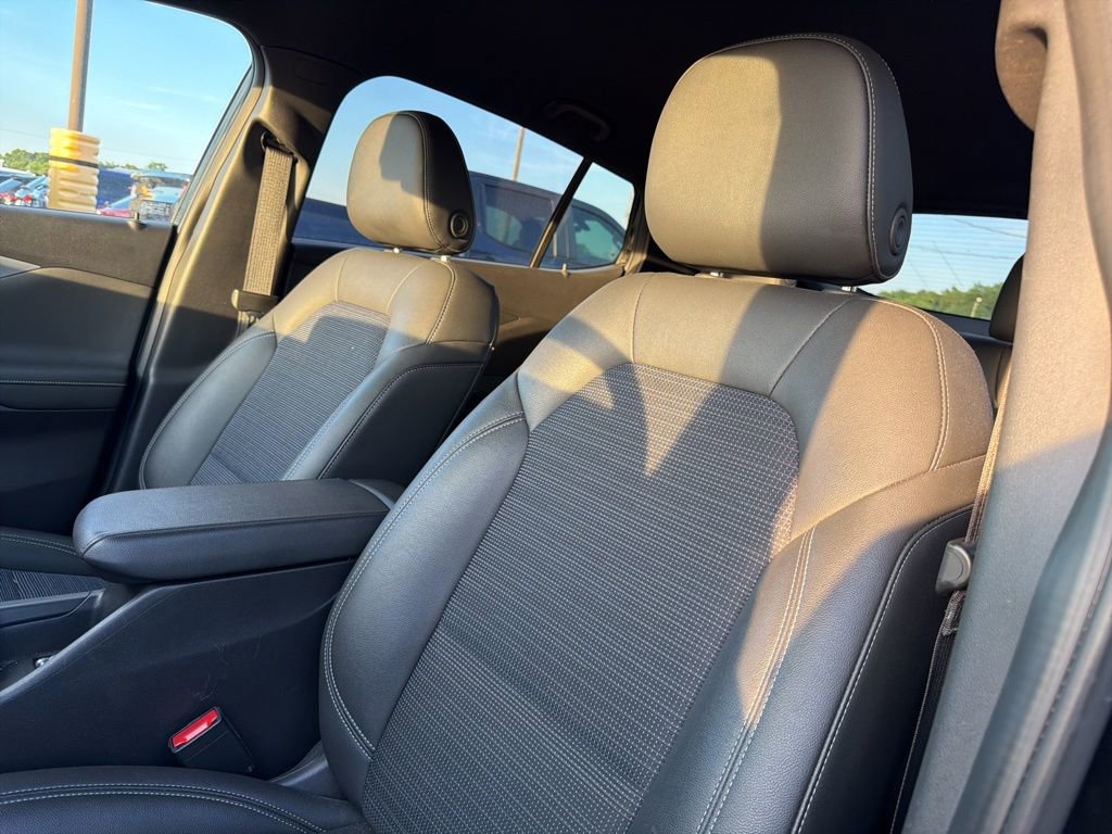 Used 2025 Buick Envista Preferred image 18