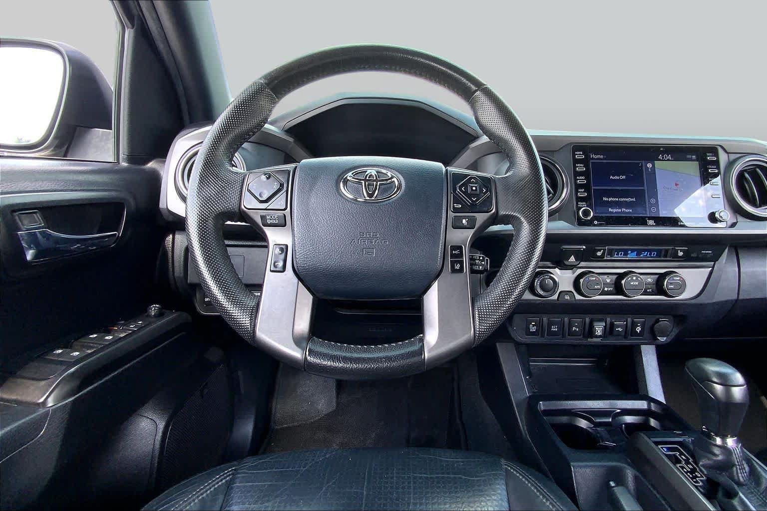 Used 2020 Toyota Tacoma TRD Sport w/ TRD Premium Sport Package AWD/4WD image 6