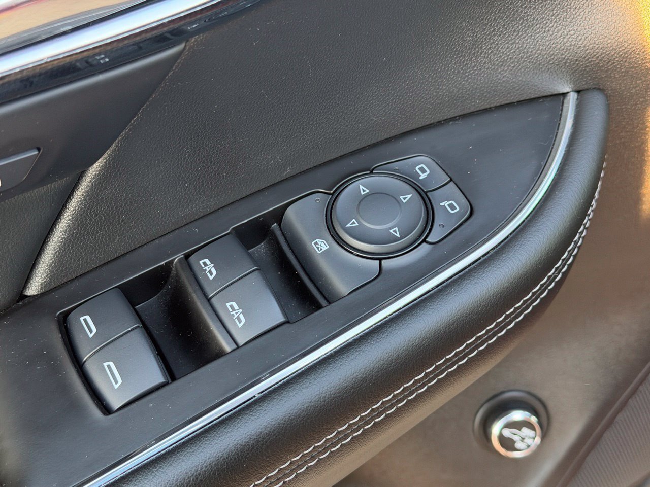Used 2023 Buick Envision Essence FWD image 26