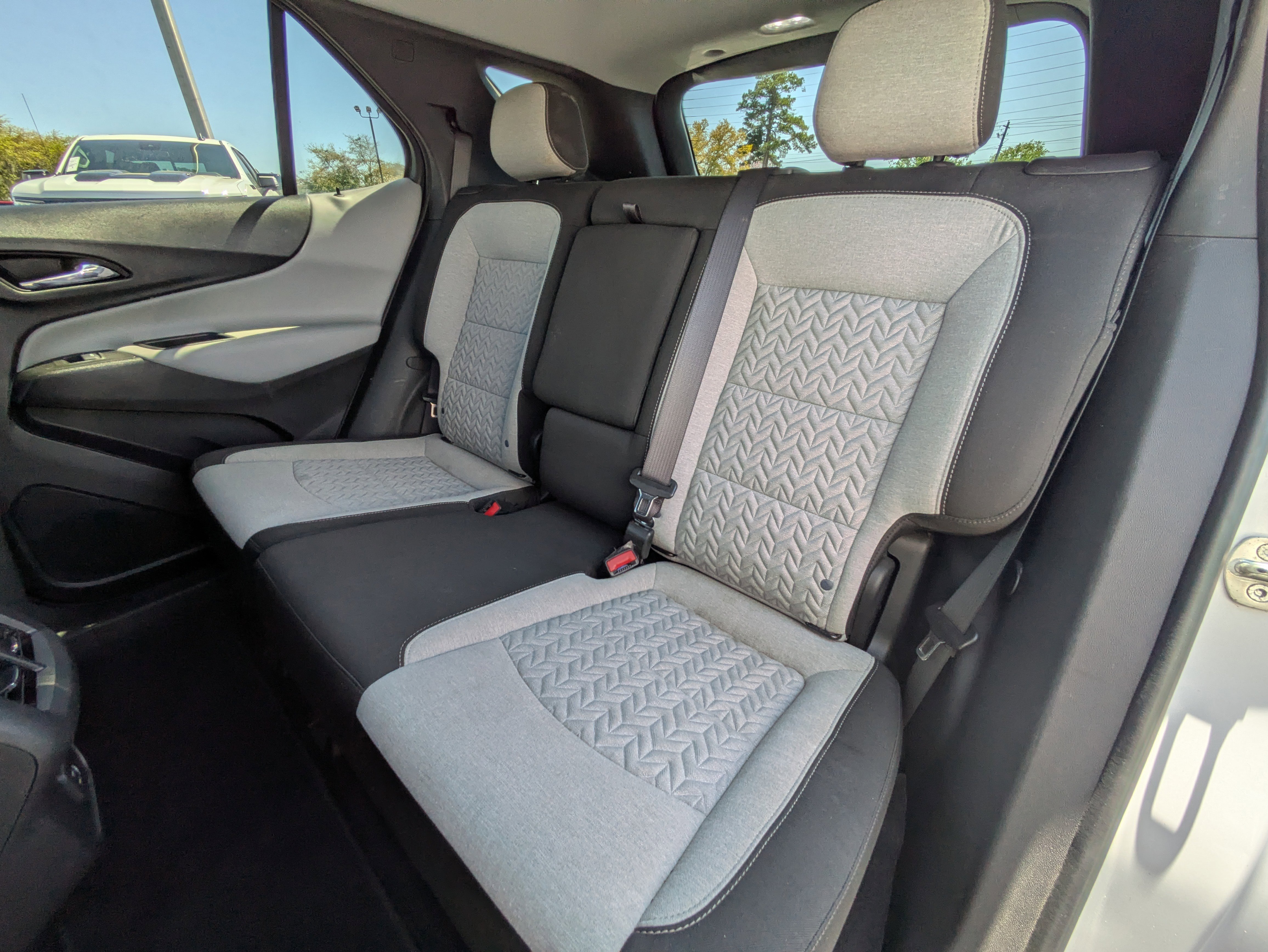 Used 2023 Chevrolet Equinox LS image 8