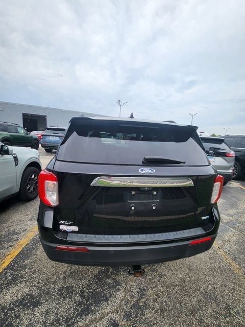 Used 2020 Ford Explorer XLT AWD/4WD image 3